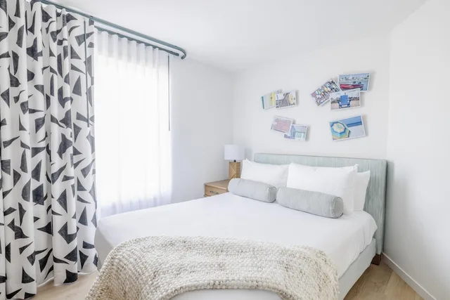 Town House, 1 Queen and 4 Single Beds, 2 Bathrooms, Sofa، Red Jacket Beach Resort Spa 2/10