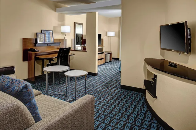 جناح بسرير كينج مع أريكة، Fairfield Inn Suites Atlanta Suwanee 2/2