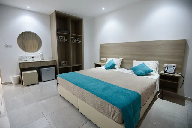 غرفة بسريرين منفصلين بإطلالة على المسبح مع أريكة، Annex Apartments 2/10