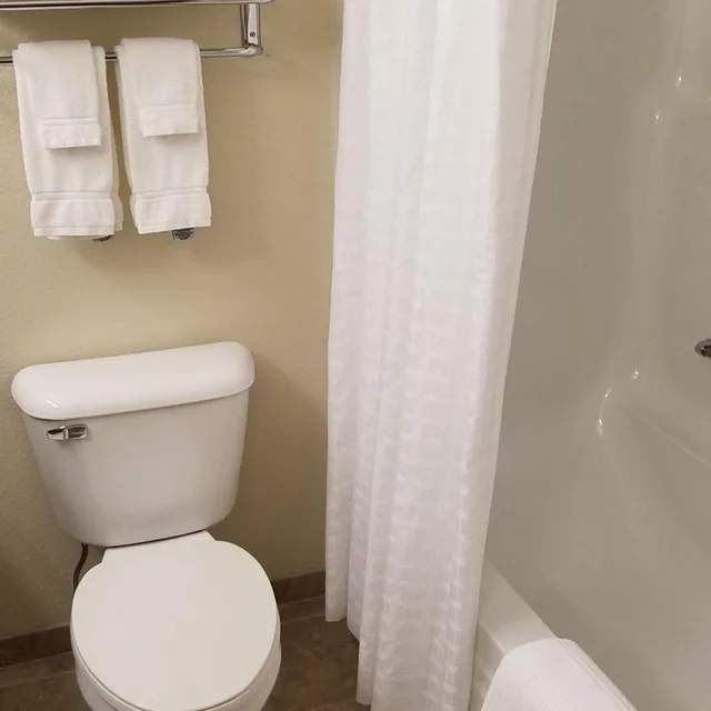 Room, 2 Queen Beds, Americinn By Wyndham Rhinelander 7/8