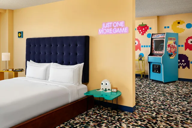 Junior Suite, King Bed, The Curtis Denver a DoubleTree by Hilton Hotel 4/5