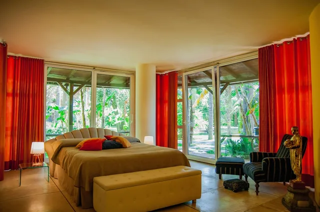 Room, Queen Bed, Garden View, La Villa 10/10