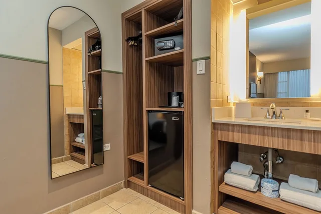 غرفة قياسية بسرير كوين، Comfort Inn & Suites Levittown PR 6/6