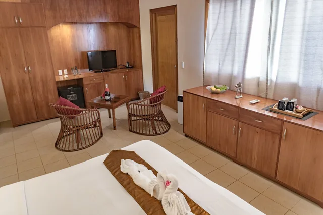 1 Bedroom, Premier, Suite, 2 Double Beds, Ocean Front، Quo Vadis Dive Resort 5/10