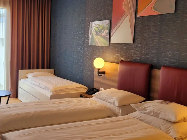 غرفة عائلية بسرير مزدوج مع أريكة، Mercure Geneva Airport 4/6