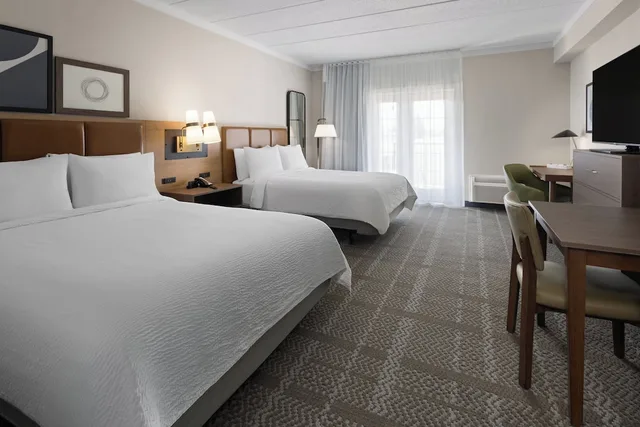 Studio, Suite, 2 Queen Beds, Sofa, Kitchen, Heritage Inn and Suites Rehoboth Beach 1/5