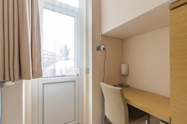 غرفة رباعية، Hotel Port 10/10