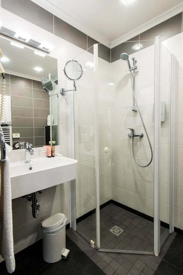 غرفة صغيرة بسرير مزدوج، Amrita Hotel 5/8