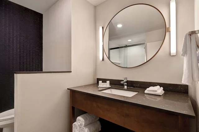 غرفة بسرير كينج لذوي الإعاقة، Fairfield Inn & Suites by Marriott St. Paul Eagan 7/9