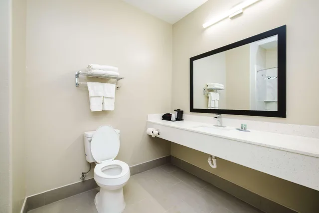غرفة بسريرين كوين لذوي الإعاقة، SureStay Studio by Best Western Conroe Downtown 9/10