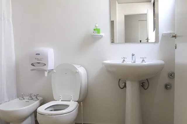 Female Dorm, Female Only, 8 People, Shared Bathroom, BA Stop Hotel House 1/1