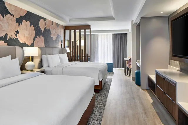 Room, King Bed, Partial View, Large، Residence Inn by Marriott Nashville Downtown/Convention Center 2/10