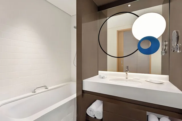 Executive, Twin Beds, Novotel Dubai Gold District 5/6