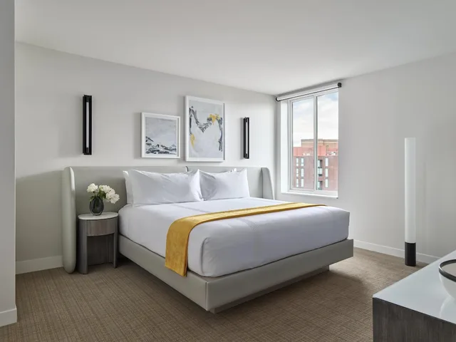 Room, King Bed, Balcony, Accessible, One Washington Circle DC, Tapestry Collection by Hilton 1/3