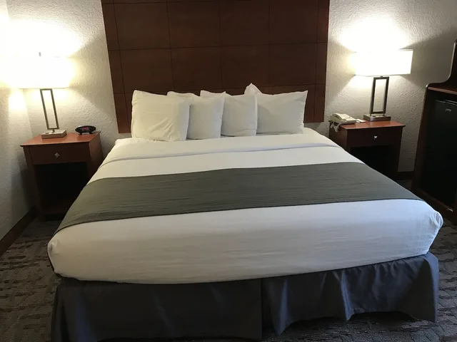 غرفة بسرير كينج، AmericInn by Wyndham Ankeny/Des Moines 2/4