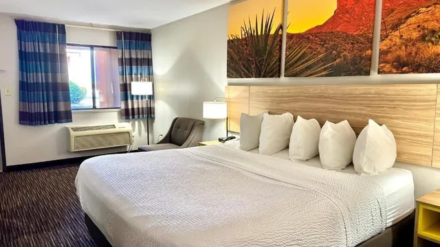 غرفة قياسية بسرير كينج، Days Inn By Wyndham Rio Rancho 1/10