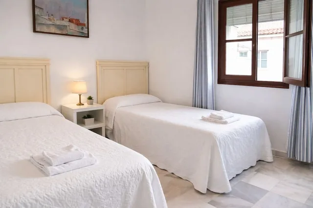 شقة بسريرين منفصلين بغرفتي نوم مع أريكة، Apartamentos Larga 70 4/10