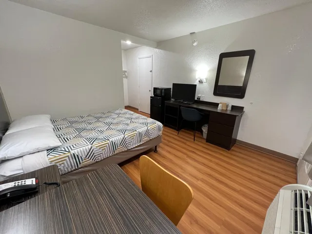 غرفة بسرير كوين، Motel6 Longview, TX 1/10