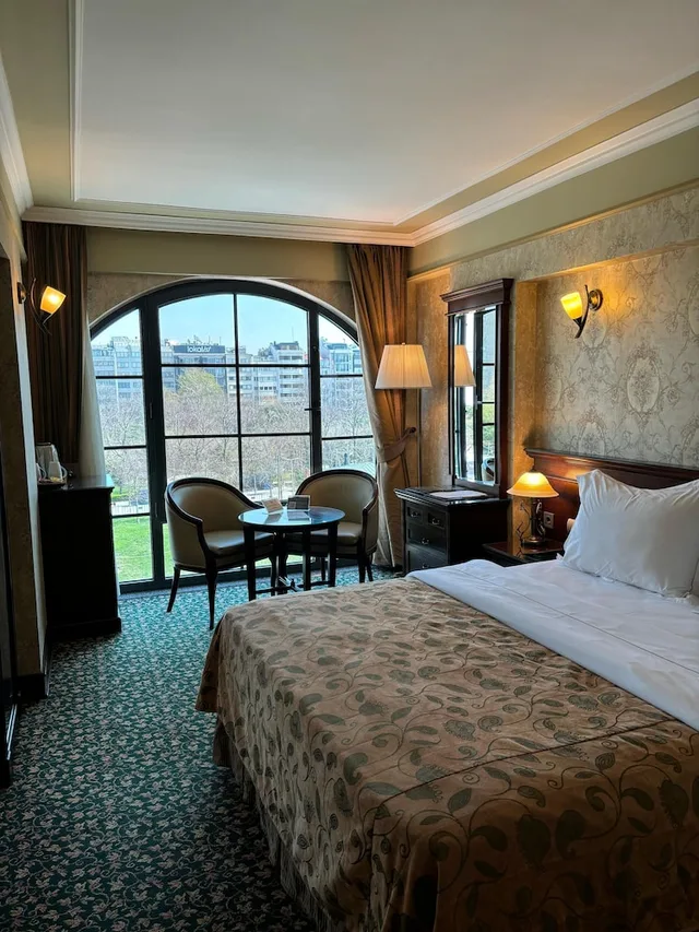 غرفة ديلوكس بسرير كوين بإطلالة على المتنزه، Germir Palas Hotel 6/10