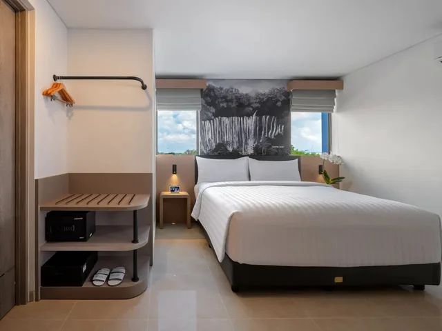 Superior, Double or Twin Bed, Aston Inn Lumajang - East Java 3/4