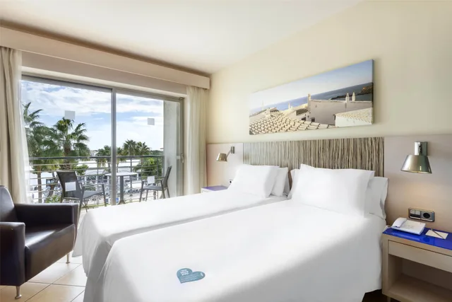 غرفة قياسية بسرير مزدوج، Occidental Menorca 8/10