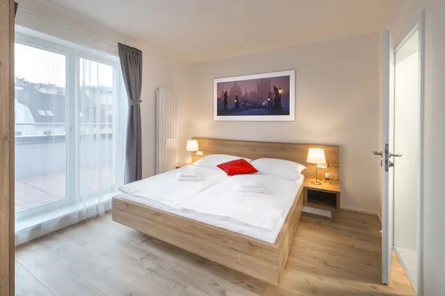 بنتهاوس حصري بسريرين كوين بإطلالة على المدينة بشرفة بغرفتي نوم مع أريكة، Downtown Suites Belohorska 2/10