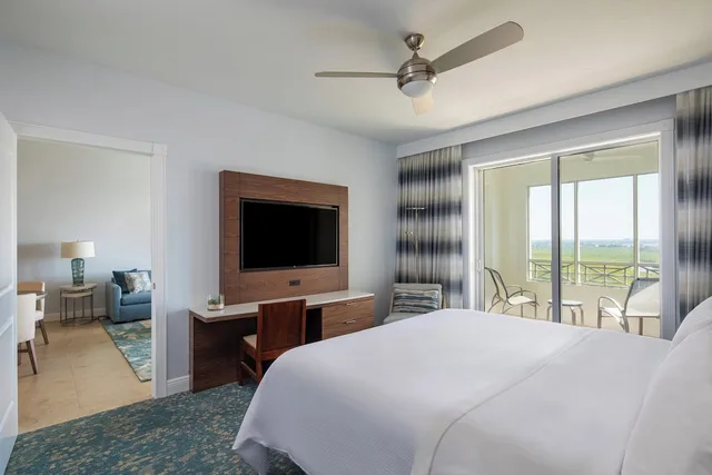 جناح بسرير كينج وسريرين كوين بإطلالة على النهر بشرفة بغرفتي نوم، Westin Cape Coral Resort Formely the Resort At Marina Village 2/8