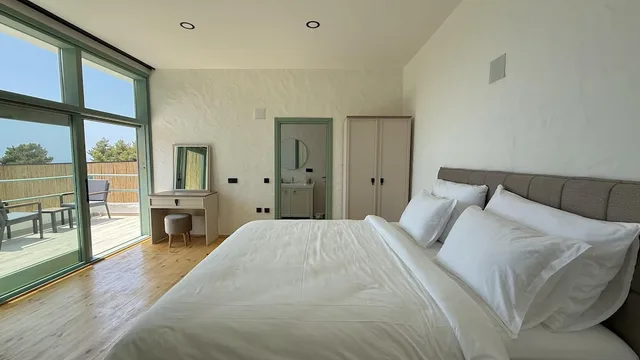 White, House, Queen Bed, Private Pool, Hot Tub، Seaview Faralya Boutique Hotel 2/4