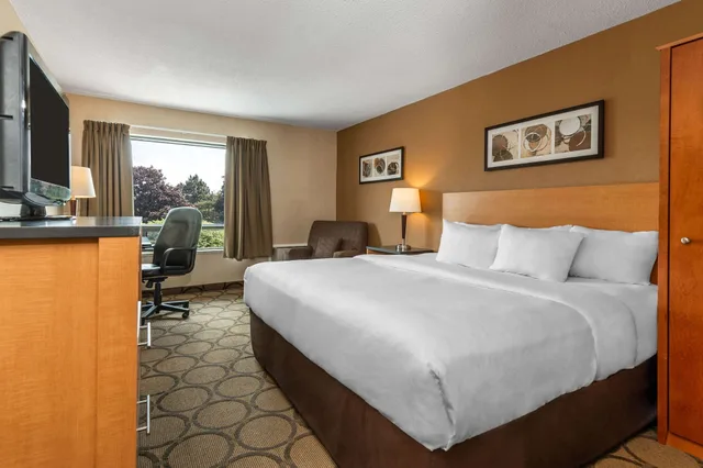 Standard, King Bed, Stair Access Only, High Floor، Comfort Inn Corner Brook 6/10