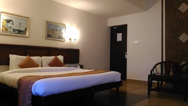 غرفة تنفيذية بسرير فردي، Yuvarani Residency Hotel 5/9