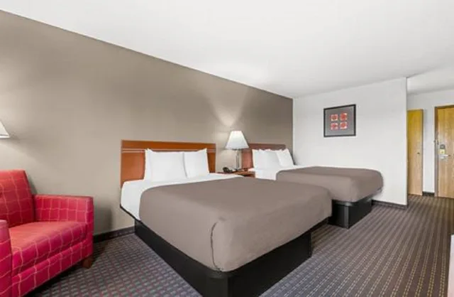 Suite, 2 Queen Beds, Rodeway Inn Rapid City SD 2/3