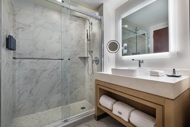 غرفة ديلوكس بسريرين مزدوجين، Westin Jersey City Newport 2/4