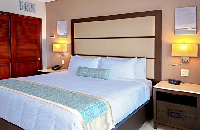 2 Bedrooms, Villa, 1 King and 2 Double Beds, 2 Murphy Beds, Ocean Front, Kitchen، The Villas at Simpson Bay Beach Resort 3/5