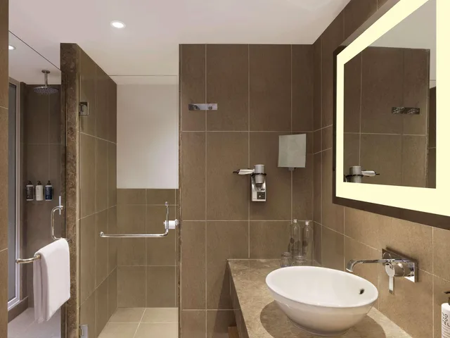 Superior, Suite, Laundry, Lounge Access، Novotel New Delhi Aerocity 4/6