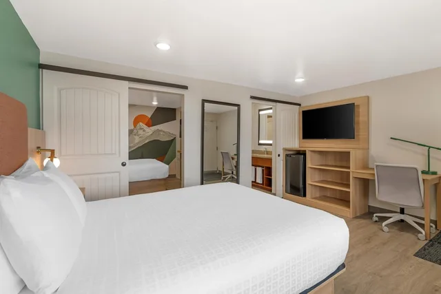 غرفة قياسية بسريرين كوين، Best Western Plus Clocktower Inn 2/10