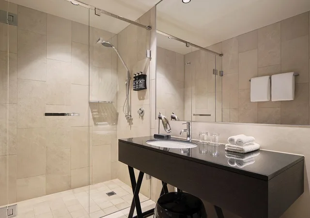 Two Bedroom Luxury Apartment، Burbury Hotel & Apartments 7/12