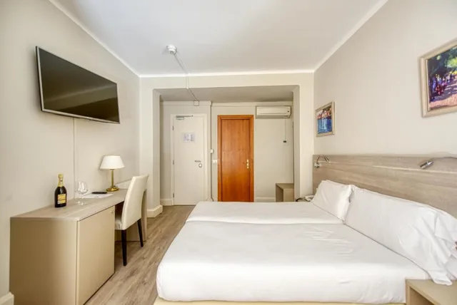 Standard, Twin Beds, Hotel Bazzoni And Du Lac 1/5