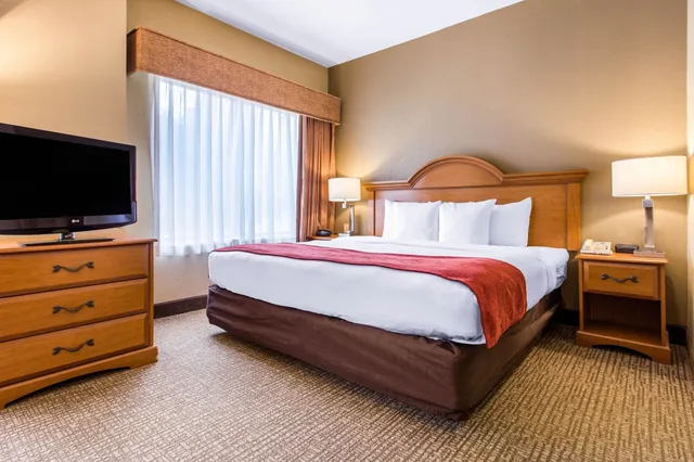 جناح بسرير كينج، Spark by Hilton Wilmington 3/9