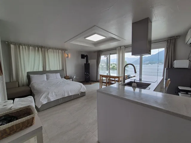غرفة قياسية بسرير مزدوج بغرفة نوم واحدة، Interlaken Pension In Gapyeong 7/10