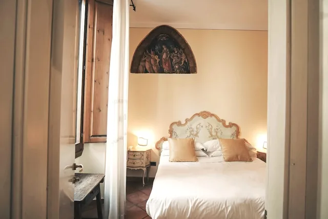 غرفة قياسية بسرير مزدوج وسريرين منفصلين، The Galileo Hotel 9/10