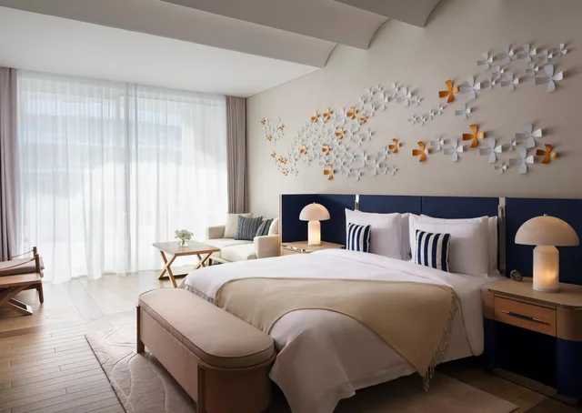 جناح بسريرين كينج بإطلالة على البحر بشرفة بغرفتي نوم، The St. Regis Al Mouj Muscat Resort 2/5