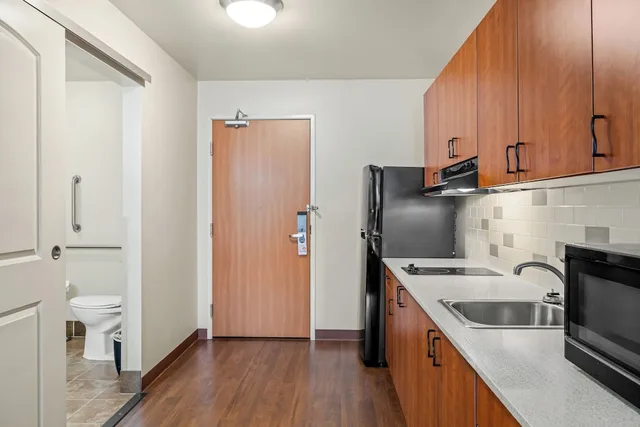 جناح بسريرين كوين بمطبخ لذوي الإعاقة، Ledgestone Hotel Billings 7/8