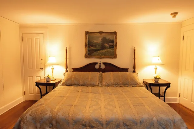 جناح رومانسي بسرير كينج، Blackberry River Inn 2/3