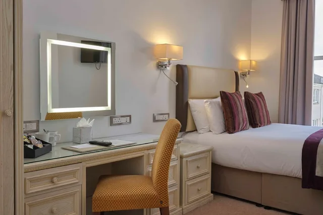 Compact, Double Bed, The Falmouth 1/2