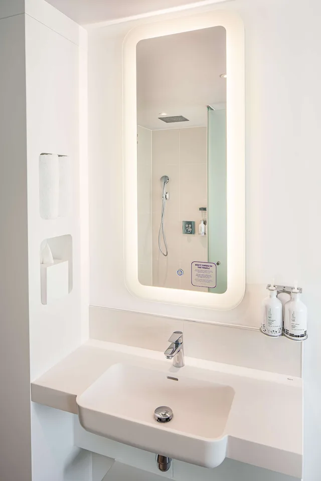 غرفة بسرير فردي، YOTEL London City, Select by Hilton 3/4