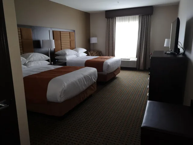 غرفة بسريرين كوين بحوض استحمام لذوي الإعاقة، Best Western Plus Hinton Inn and Suites 8/10