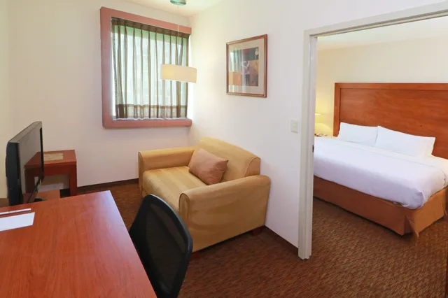 جناح بسرير كينج بمطبخ، Staybridge Suites Queretaro 3/6