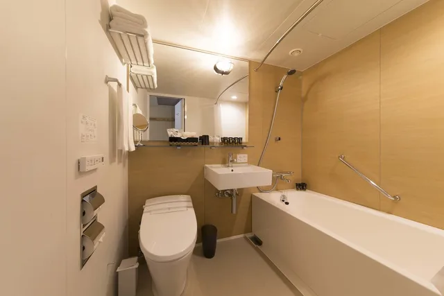 Luxury, Queen Bed, Club Lounge Access, Royal Park Takamatsu 4/5