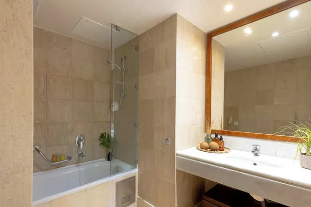 Suite, Queen Bed, Direct Pool Access، GRAND BAY BEACH RESORT KOLYMBARI 2/3