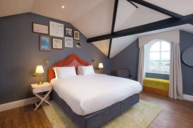 Suite, Double Bed, Attic، Elmbank York, Tapestry Collection by Hilton 1/7